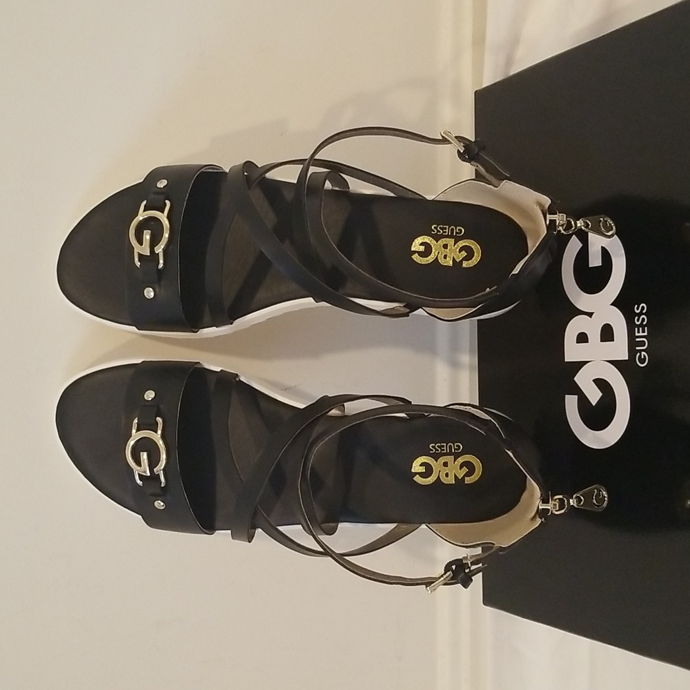 NWOT! GBG Guess Black Leather Gladiator Sandals - Picture 2 of 6